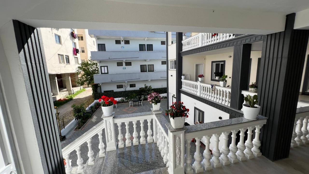 Vila Aaron Durrës Exterior foto