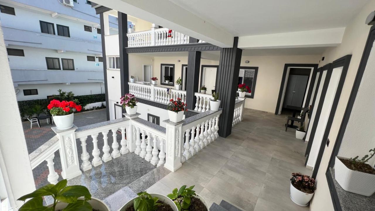 Vila Aaron Durrës Exterior foto