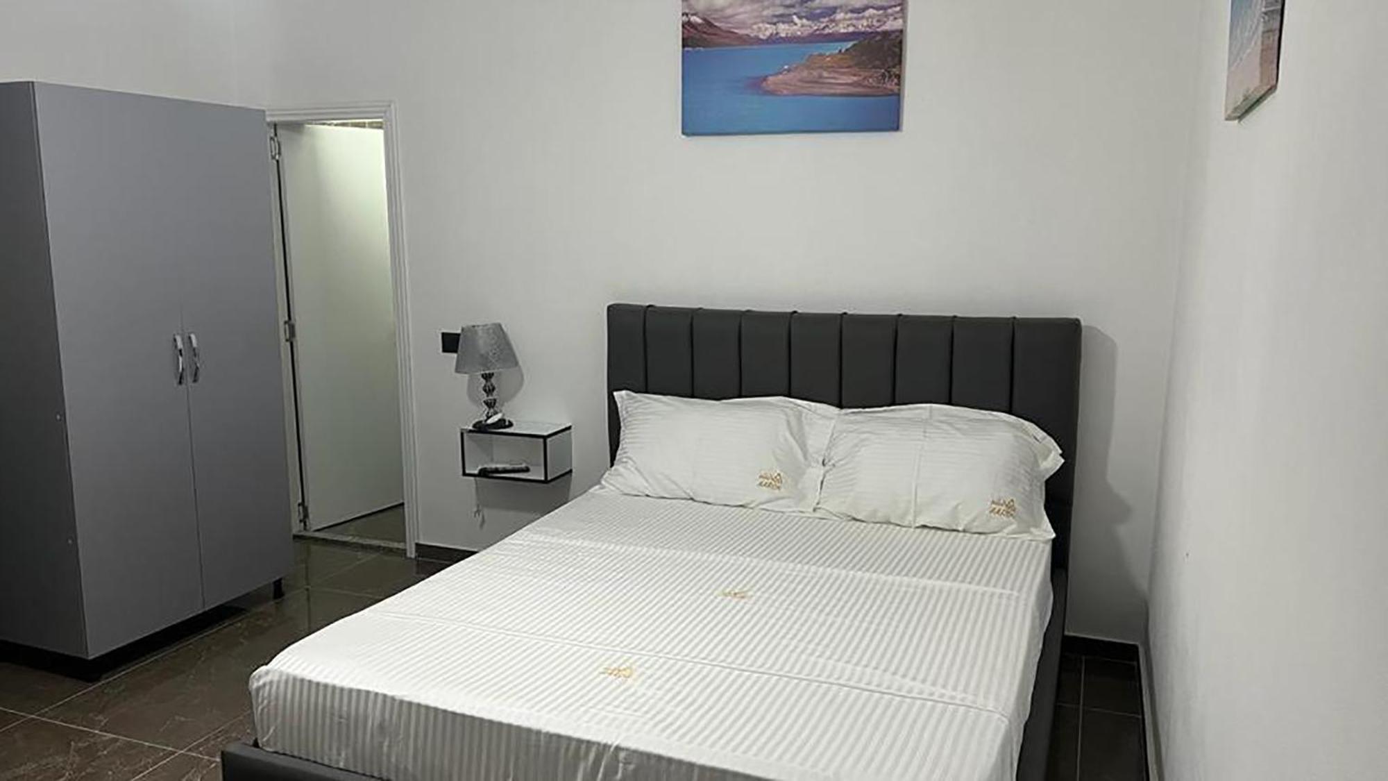 Vila Aaron Durrës Exterior foto