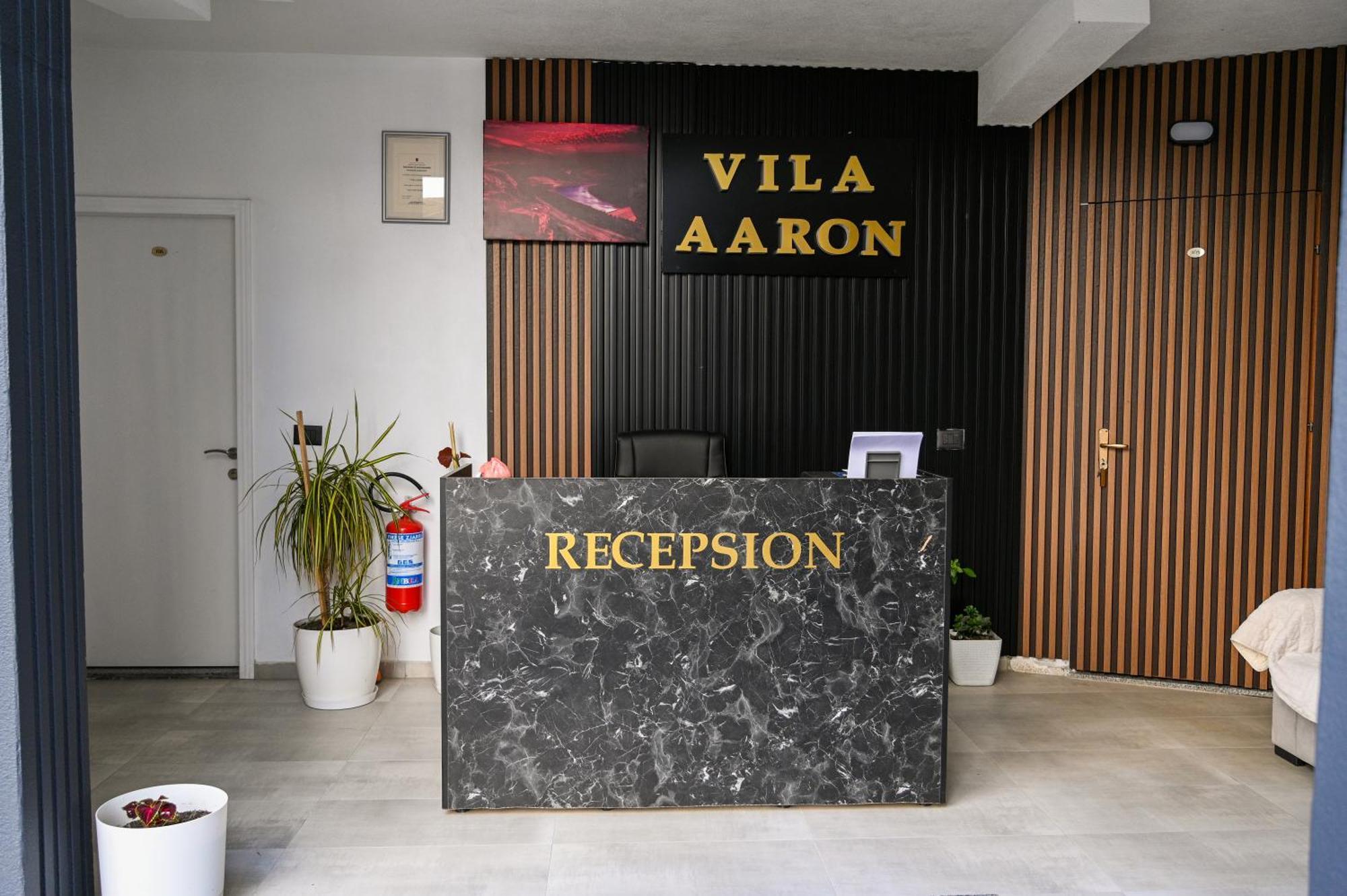 Vila Aaron Durrës Exterior foto